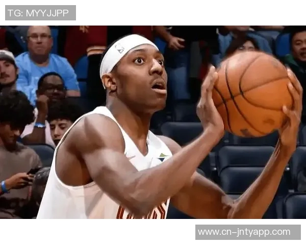 汤姆林表现抢眼10投8中轻松砍下18分6篮板2抢断并贡献5前场板