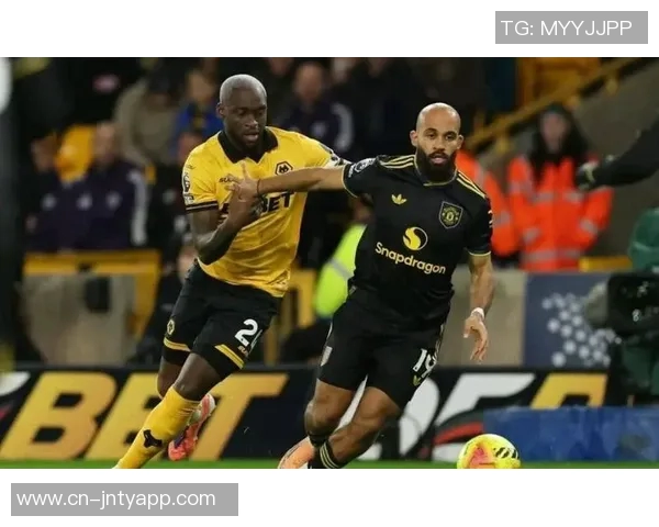 英超激战正酣曼联追平切尔西狼队仍无胜绩垫底 英超激战正酣曼联追平切尔西狼队仍无胜绩垫底