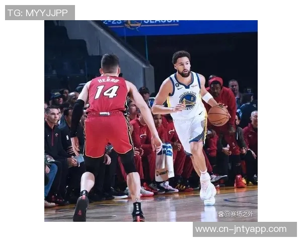 马丁谈追梦争吵后情绪低落如孩童抱球独自回房的心境