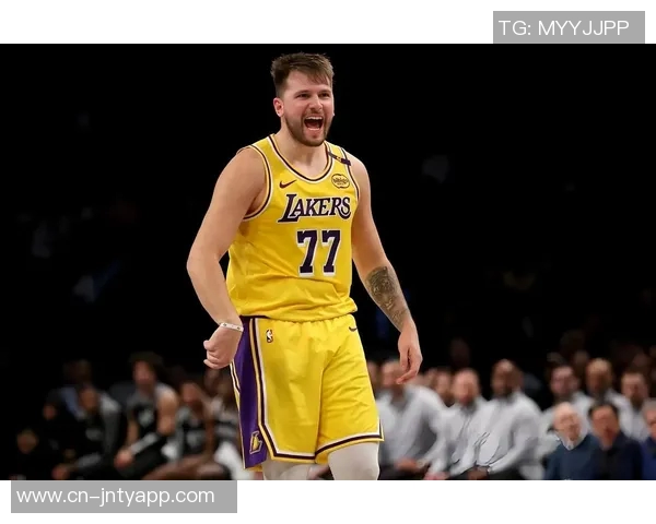 东契奇独自发力难救主26投15中砍下39分三分球命中率高达545